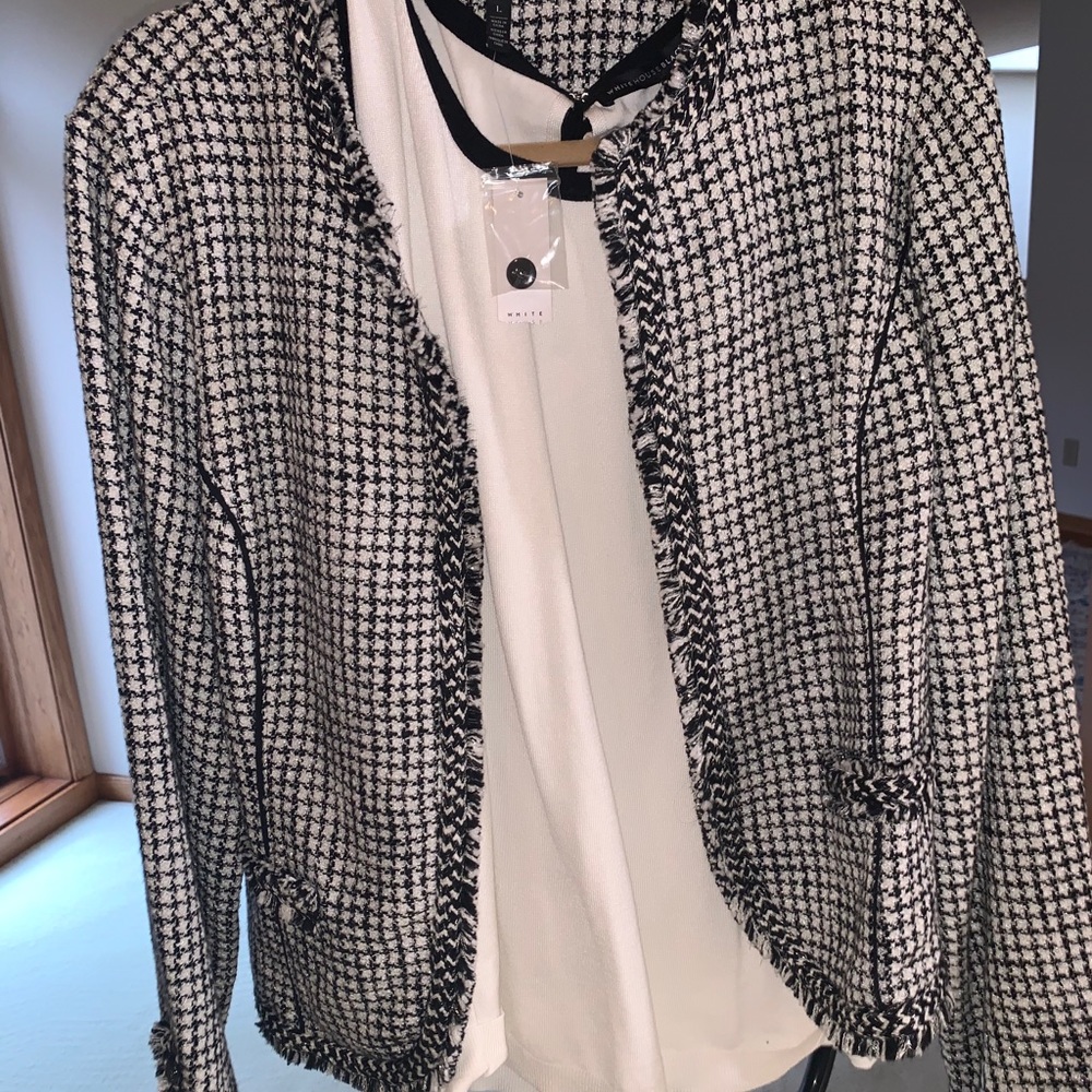 A tweed jacket and undershirt set